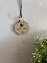 Load image into Gallery viewer, Leather keychain - Longhorn cow