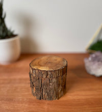 Load image into Gallery viewer, Wooden ring box-elm 4