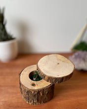 Load image into Gallery viewer, Wooden ring box-elm 5
