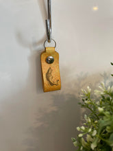 Load image into Gallery viewer, Leather keychain - Fish