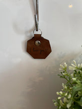 Load image into Gallery viewer, Leather keychain - I love you