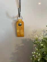 Load image into Gallery viewer, Leather keychain - I love you