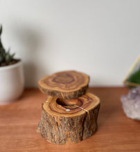 Load image into Gallery viewer, Wooden ring box-lilac 2