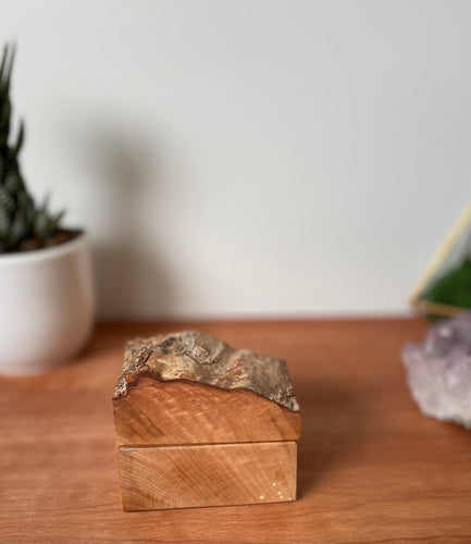 Wooden ring box-maple 1