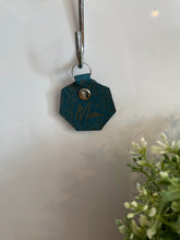 Load image into Gallery viewer, Leather keychain - Mom