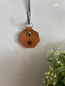 Leather keychain - Poppy