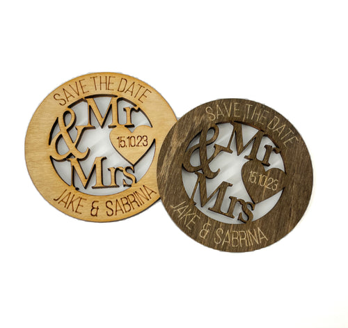 Round wooden save the date (set of 10)